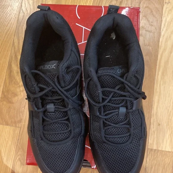 Capezio dance shoes black size 9 worn once - Picture 4 of 5